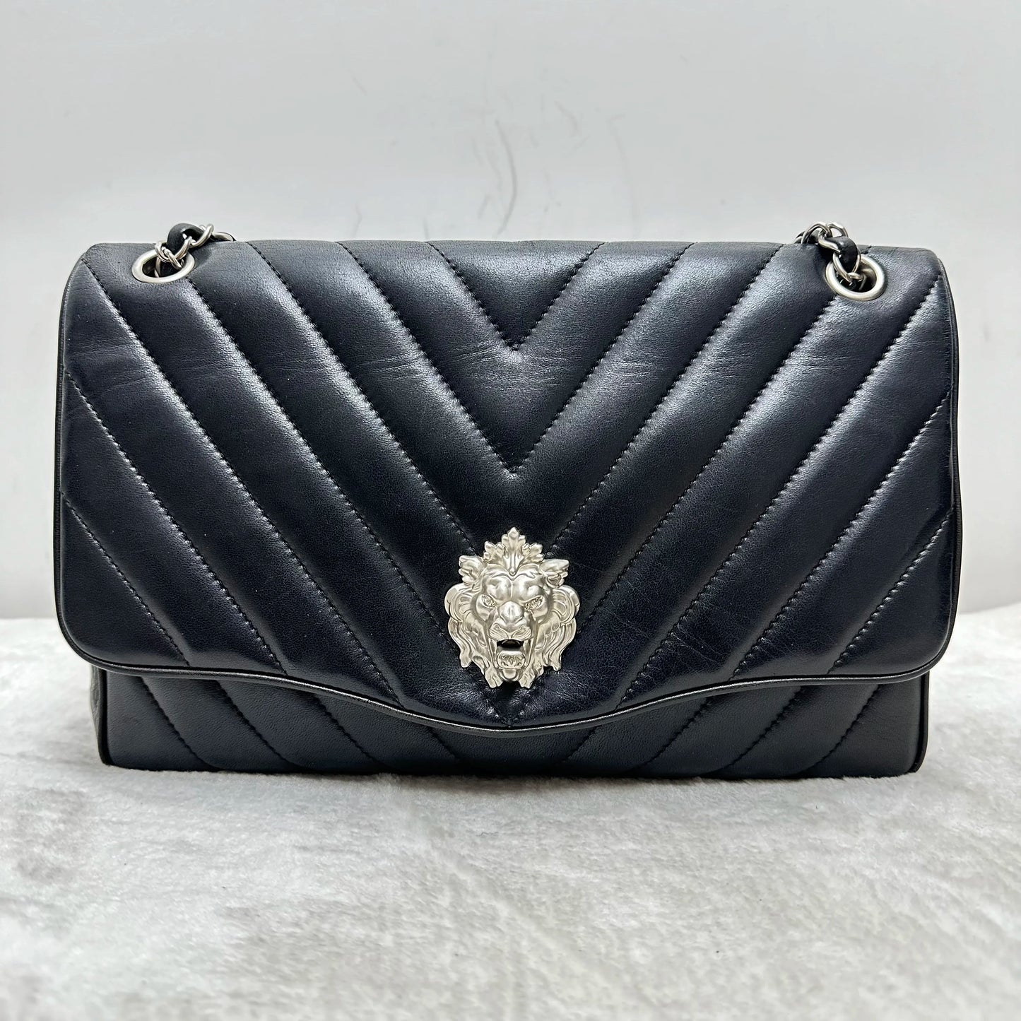 【#271】Pre-owned Chanel Classic Flap Vintage Lion Head V-Stitch Limited Edition Black Silver Cowhide Shoulder Bag Crossbody Bag BJ2010-2011