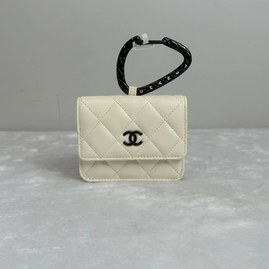 【#218】Pre-owned Chanel 21K White Lambskin Handbag Crossbody Bag BJ2021