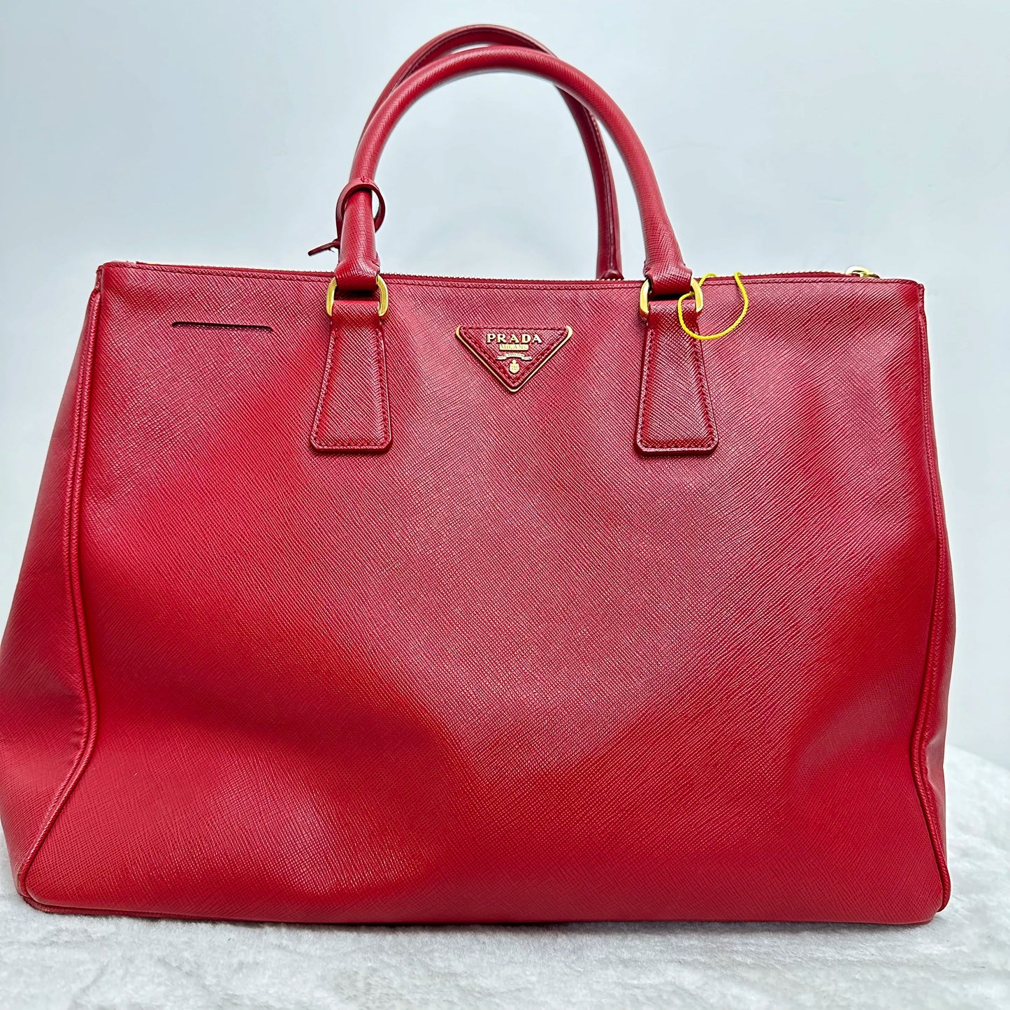 【#325】Pre-owned Prada Saffiano Lux Red Saffiano Cowhide Handbag