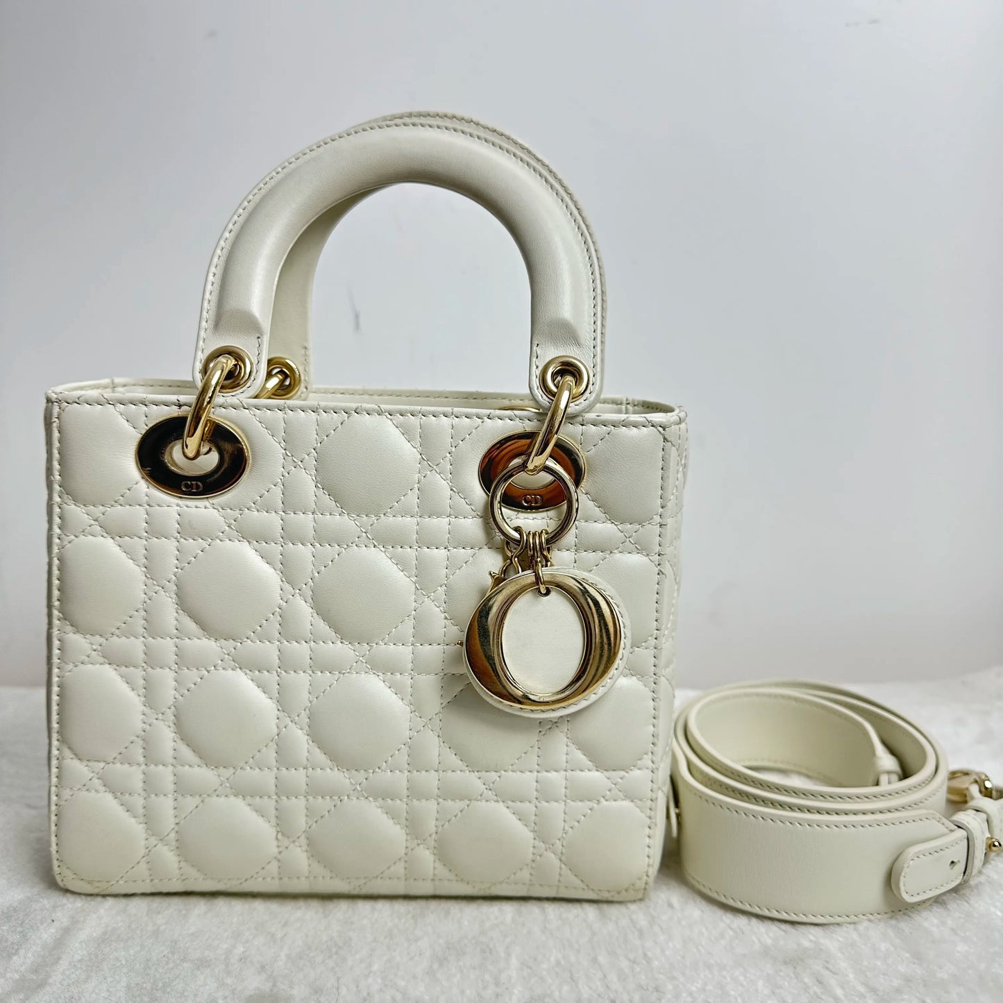 【#256】Pre-owned Dior Lady Dior White Lambskin Handbag Shoulder Bag BJ2021